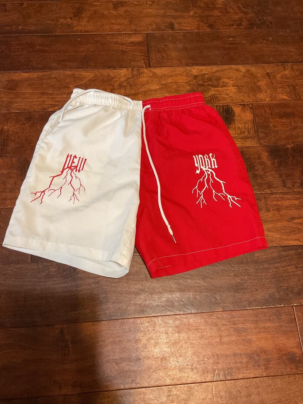 ROMWE Men's Red & White New York Athleisure Shorts - Sz Sm